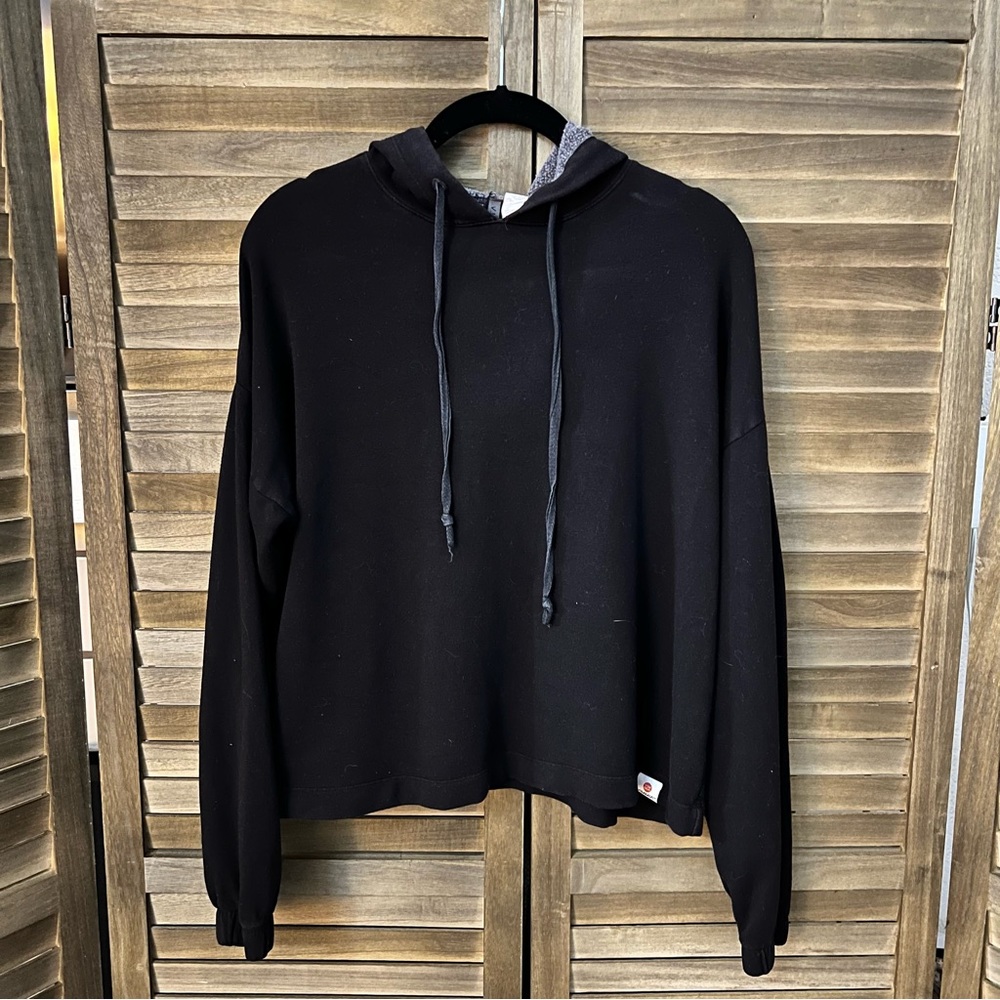VIMMIA Black Pullover Cropped Hoodie Size Medium